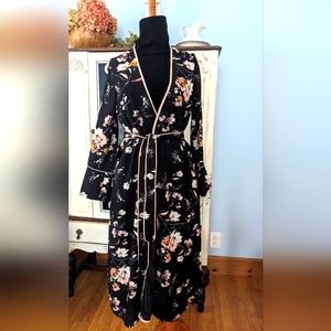 Luna Moon black‎ Kimono